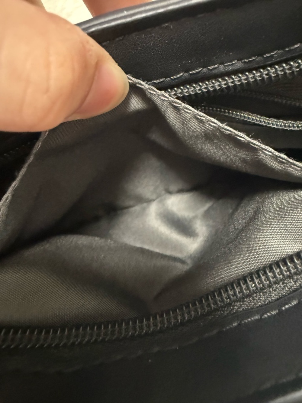 SHOULDER BAG Minimalist Classic Black Size OS GUC - Picture 12 of 16